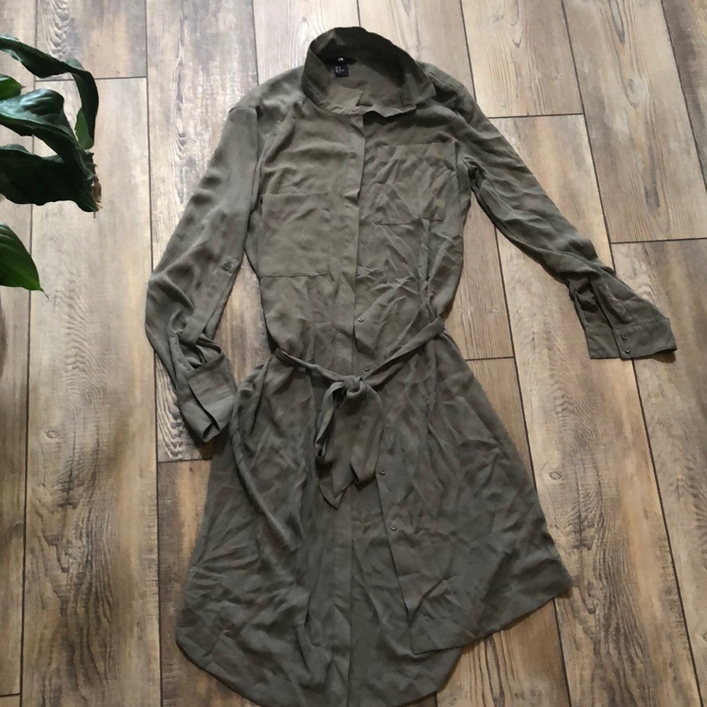 H&M button up tie dress